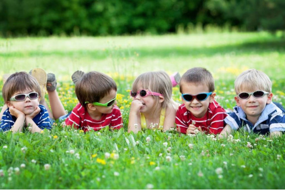 Дитячі сонцезахисні окуляри