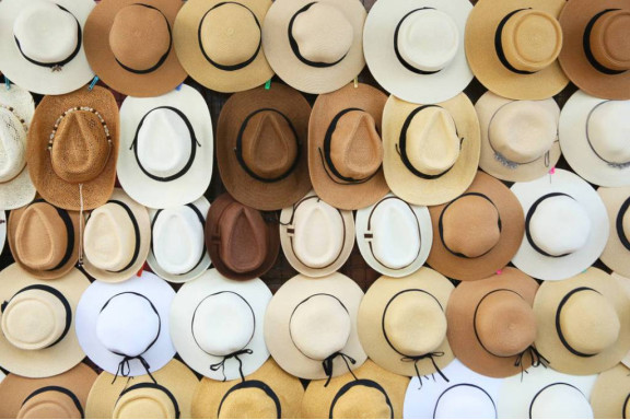 Эхо элегантности: Самые популярные модели шляп 2023