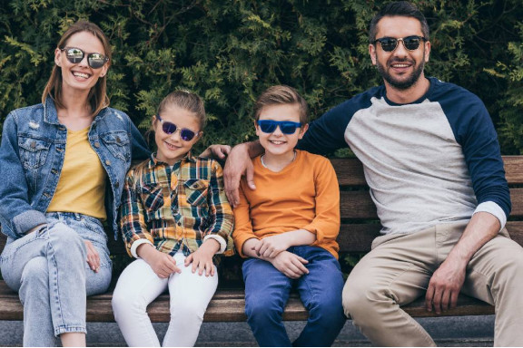 Як захистити очі від ультрафіолетового випромінювання?