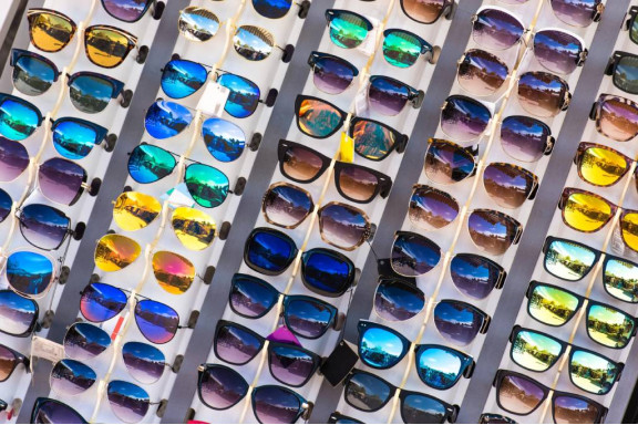 Від «Тішейдів» до «Авіаторів» – види сонцезахисних окулярів