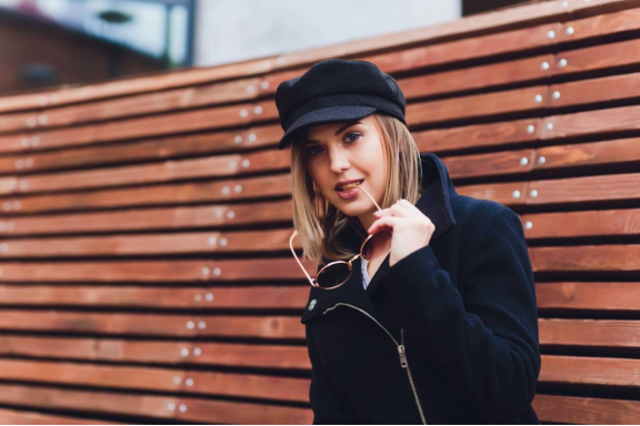 Стильные кепки: история, виды и модные сочетания