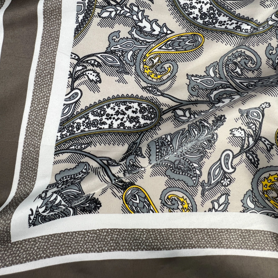 Хустка жіноча з принтом атлас різнокольорова КІМРАН 581-036, фото 3