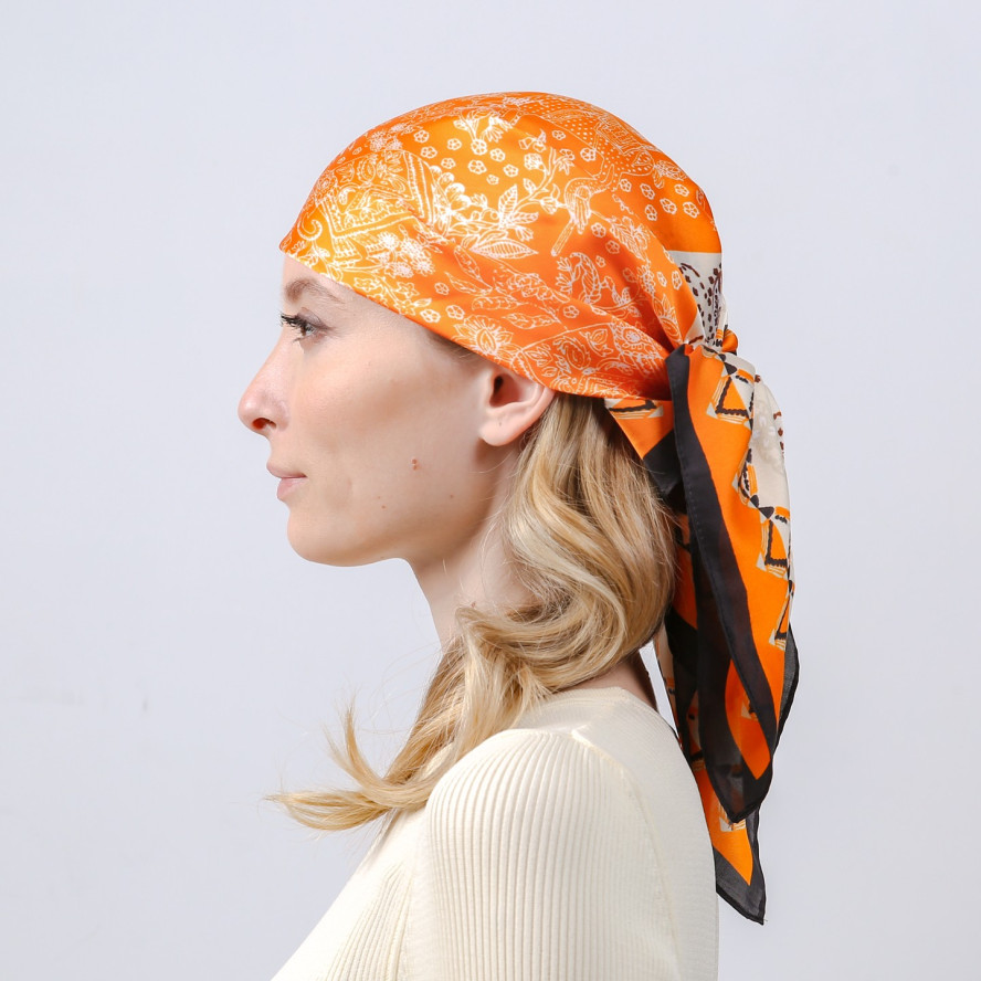 Хустка жіноча з принтом атлас різнокольорова ПІСТОЯ 748-149, фото 6